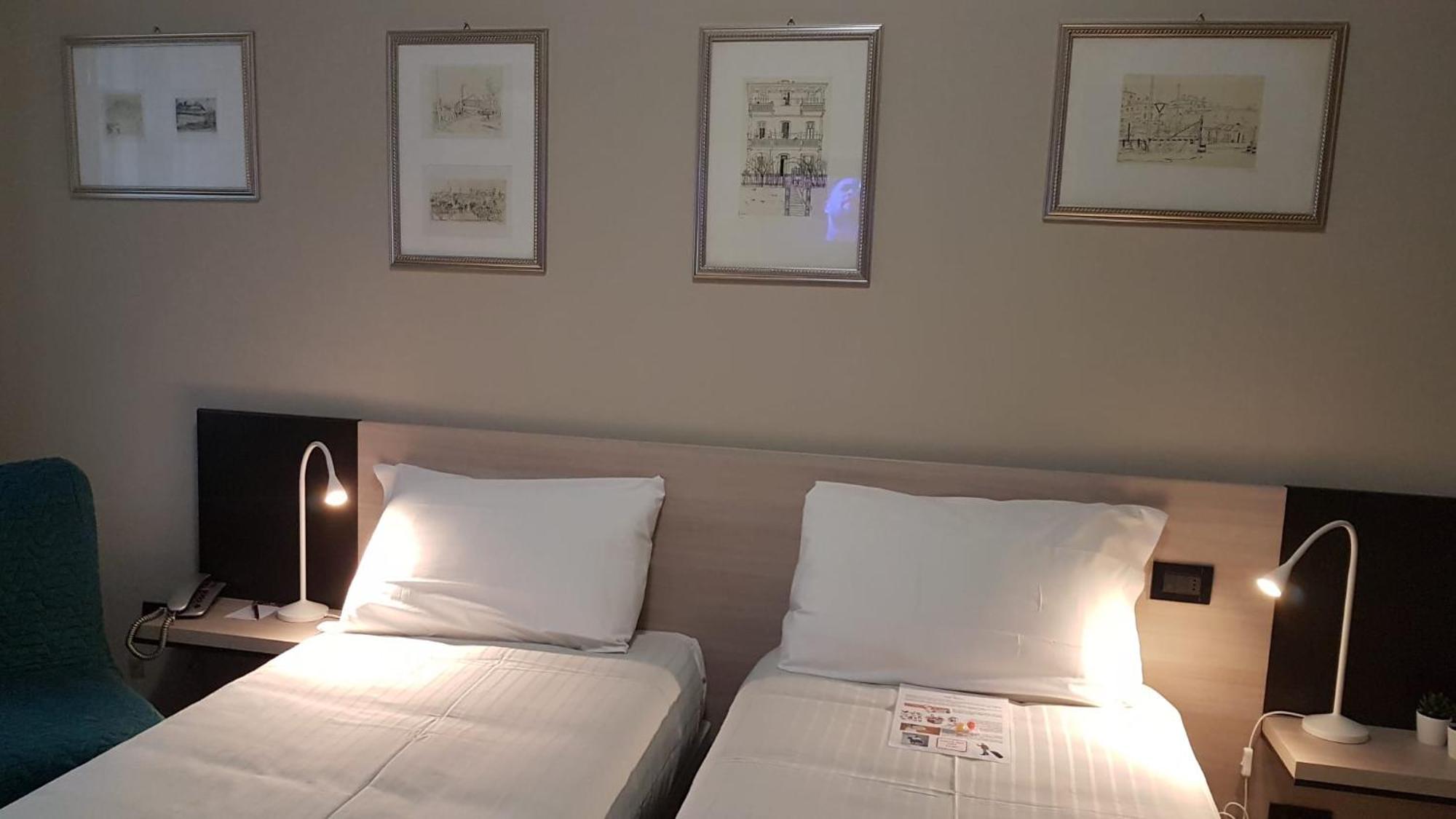 Twin Room,1274522968:JPEG